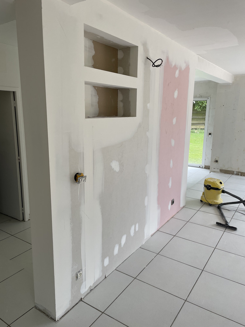 Enduit et bandes à joints sur cloison placo - Durand Rénovation Caen
